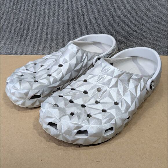 Crocs Classic Clogs Mens 12 Unisex Silver Metallic Geometric Slip On Shoes - Picture 1 of 12